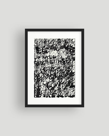 Chirografisches Unikat in schwarzer Tusche auf cremefarbenem Karton, 12,5 × 18 cm, gerahmt mit schwarzem Rahmen und Passepartout auf grauem Hintergrund